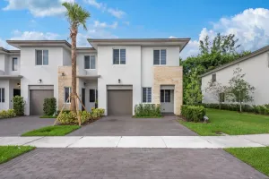 Image of Townhome in the Heart of Royal Palm
