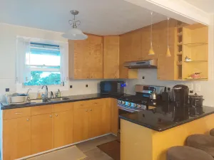 Image of 2 bedroom spacious house (upstairs unit) in the heart of Hilo town
