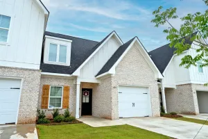 Image of Auburn Family Oasis 3 Bedrooms 3 Bathrooms