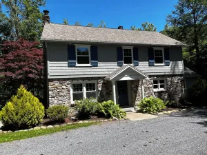 Image of Creekside Manor on the ‘Sock
