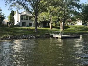 Image of 4 Kayaks and No Stairs to Water!