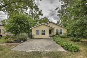 Image of Cozy Home on 17 Acres, 3 Miles to Downtown!