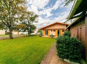 Image of Bright house on large garden near beaches\/town center\/2 bicycles available