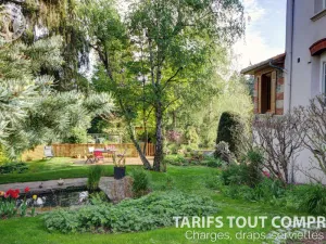 Image of Appartement Confortable avec Jardin Privatif, Terrasse et Équipements Modernes - FR-1-496-194