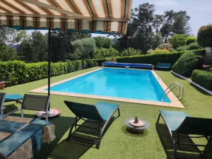 Image of Self-contained, air-conditioned studio, swimming pool just for you, rated 2*.