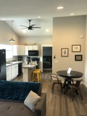 Image of Bermuda Triangle - 1 Bed\/1 Bath Apartment