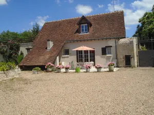 Image of AU COEUR DES CHATEAUX DE LA LOIRE 18° 3* 5 people - enclosed wooded area