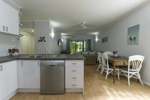 Image of 2 BEDROOM GROUND FLOOR APARTMENT 500M TO THE BEACH AND CLOSE TO MAIN STREET