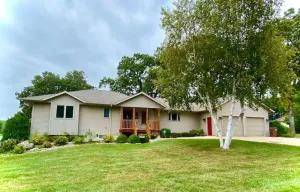 Image of Sleeps 15 Beautiful Home on 1.2 Acre lot Minutes from Lakes, boat dock & beach