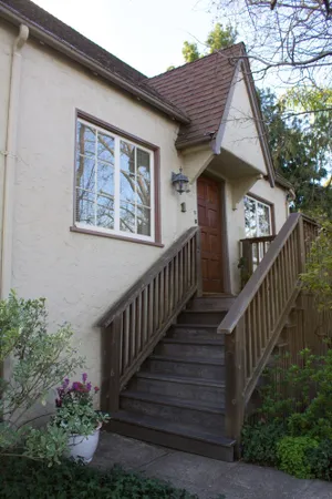 Image of The Tudor Rose - A classy, comfortable getaway