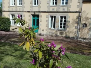 Image of Charming 19th Century Manor, Garden, Shared Pool, Sleeps 13, Near Fishing Pond