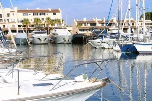 Image of MARINES DE COGOLIN \/ BRIGANTINE: Lovely 1-bedroom apartment with sea and marina view