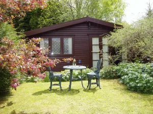 Image of ALPINE LODGE, LLWYNAU FARM, LLANTRISANT - 12 MILES FROM CARDIFF. CRF72 8LP. RCT.