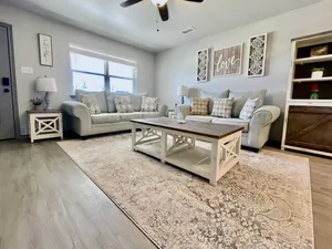 Image of Lakeside Retreat - 3BR 2BA - Close to Hospitals