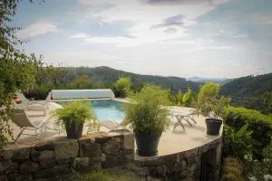 Image of Vacation home with private pool and summer kitchen in a quiet location