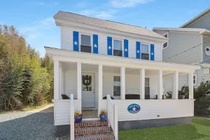 Image of Stella del Mare - Charming home with relaxing porch!