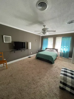Image of Private, Quiet 1 bed. 1 bath and 1 extra room.”Cozy Forever”, close to Phoebe.