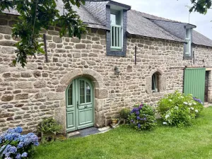 Image of Longere Bretonne Dans UN Havre DE Verdure