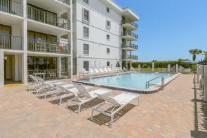 Image of Nautical Nook: 1B\/2B with Oversized Balcony