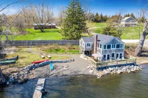 Image of Waters Edge! Right on the Lake.