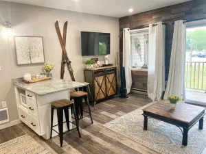 Image of B107 · Mountain getaway!Remodeled 1 bedroom,Pool, hot tub