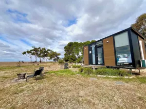 Image of Avondale Heights by Tiny Away