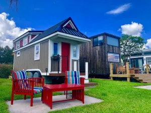 Image of Lakeside Retreat · Lakeside Retreat Tiny House