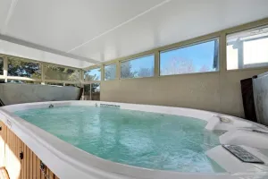 Image of Giant Jacuzzi Luxe 5 BD Home Pool Table Ping-Pong