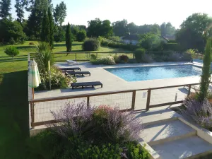 Image of Près Bordeaux  Maison rénovée 4****tout confort: calme, piscine ,parc 1ha, étang