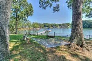 Image of Lake Norman - Tranquility Cove - Beautiful Lakefront Apartment
