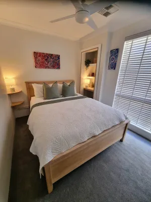 Image of Queen bed apartment- No sharing, your very own space