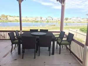 Image of Spacious beach house 1.5 blocks to the beach on Silver Lake with spectacular lak