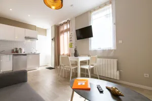 Image of Appartement sleeps 4 + terrace ref TR13