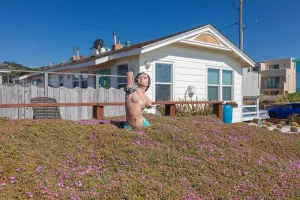 Image of Beachfront House near SF w\/ Parking (5)