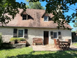 Image of Traditional Lot cottage