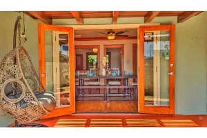 Image of Craftsman 4 Bed\/2 Ba. Home Sleeps 10, AC & Parking