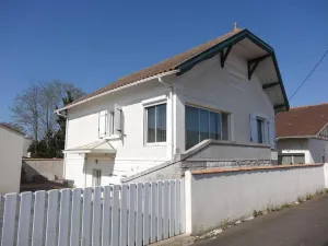 Image of Maison Centre Village, Proche Plage, 3 Chambres, Jardin Clos, Idéale Sans Voiture - FR-1-476-156