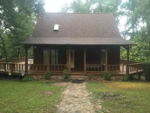 Image of Lake Cabin on North Shore of Lake O' the Pines