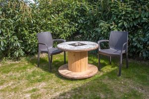 Image of Trendy studio London jacuzzi \/ outdoor pool