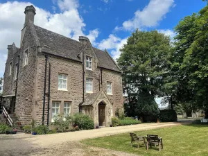 Image of 10-16 persons. Variable rates. 4 large (20-25 sq mtr) en suite rooms.