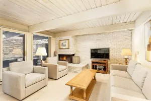 Image of Chateau Roaring Fork Unit 37, Spacious Condo, Close to Downtown. Pool, Hot Tub, Fitness Center