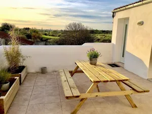 Image of La terrasse des Marais