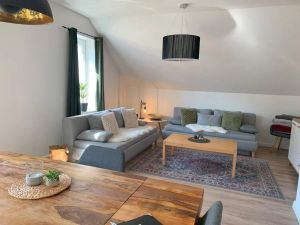 Image of Central: Lovingly renovated old building apartment 85m2 in the beautiful Katharinenviertel