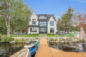 Image of VRBO Top 10 of 2024!- Copley's Lakefront Cottage on Lake Monomonac