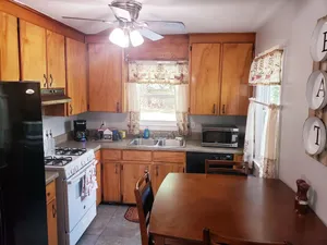 Image of Cozy Corner house with garden located 15 to 20 mins from beach