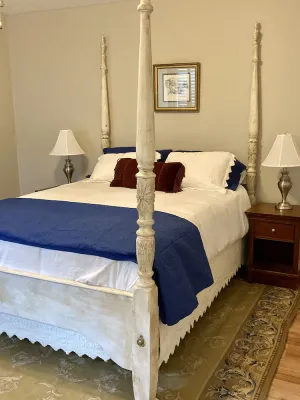 Image of Stylish Townhome near Rest's, Shopping