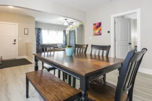 Image of The Historic Hideaway - King Bed\/Spacious\/Family-Friendly\/FREE Parking\/Fast WiFi