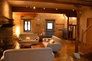 Image of 10-person self-catering cottage with heated pool, extra beds available.
