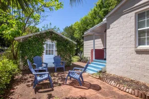 Image of Seabird Shack: Dog Friendly, Downtown Pensacola!