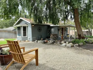 Image of Cozy Sequoia . Close to The  Springville Ranch Venue & Sequoia Nat. Park.